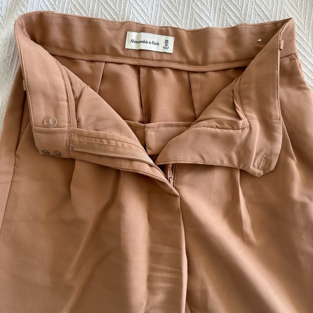 A&F Sloane Tailored Wide Leg Pant